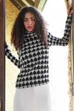 Load image into Gallery viewer, COOP By Trelise Cooper - Heart Work Top (Black and Cream)