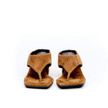 Load image into Gallery viewer, Elyson Footwear - Quartz (Choc)
