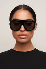 Load image into Gallery viewer, OTRA Sunglasses - Vail (Black/Smoke) (VAI-BLKSMK-533)