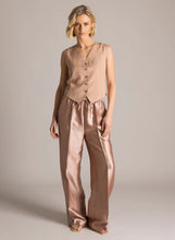 Load image into Gallery viewer, Yest - Sabi Essentials Vest (Baked Clay)
