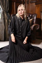Load image into Gallery viewer, Curate by Trelise Cooper - Uncommon Threads Shirt (Black)
