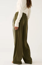 Load image into Gallery viewer, Cartel and Willow - Weston pant (khaki)
