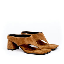 Load image into Gallery viewer, Elyson Footwear - Quartz (Choc)
