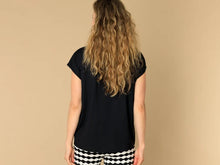 Load image into Gallery viewer, Ivy Beau - Elivia Tee (Black)
