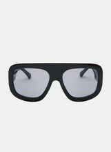 Load image into Gallery viewer, OTRA Sunglasses - Vail (Black/Smoke) (VAI-BLKSMK-533)
