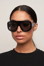 Load image into Gallery viewer, OTRA Sunglasses - Vail (Black/Smoke) (VAI-BLKSMK-533)
