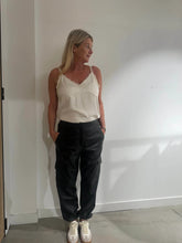 Load image into Gallery viewer, Ibana - Passia Leather Pants (Black)
