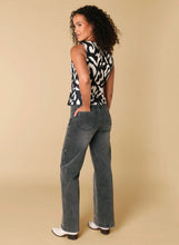 Load image into Gallery viewer, Ivy Beau - Regina Vest (Black and White)
